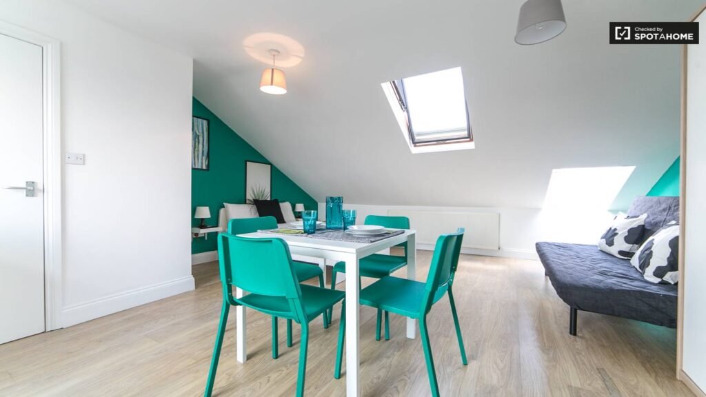 21ebd8fe00b490 1024x576 | Bright studio apartment to rent