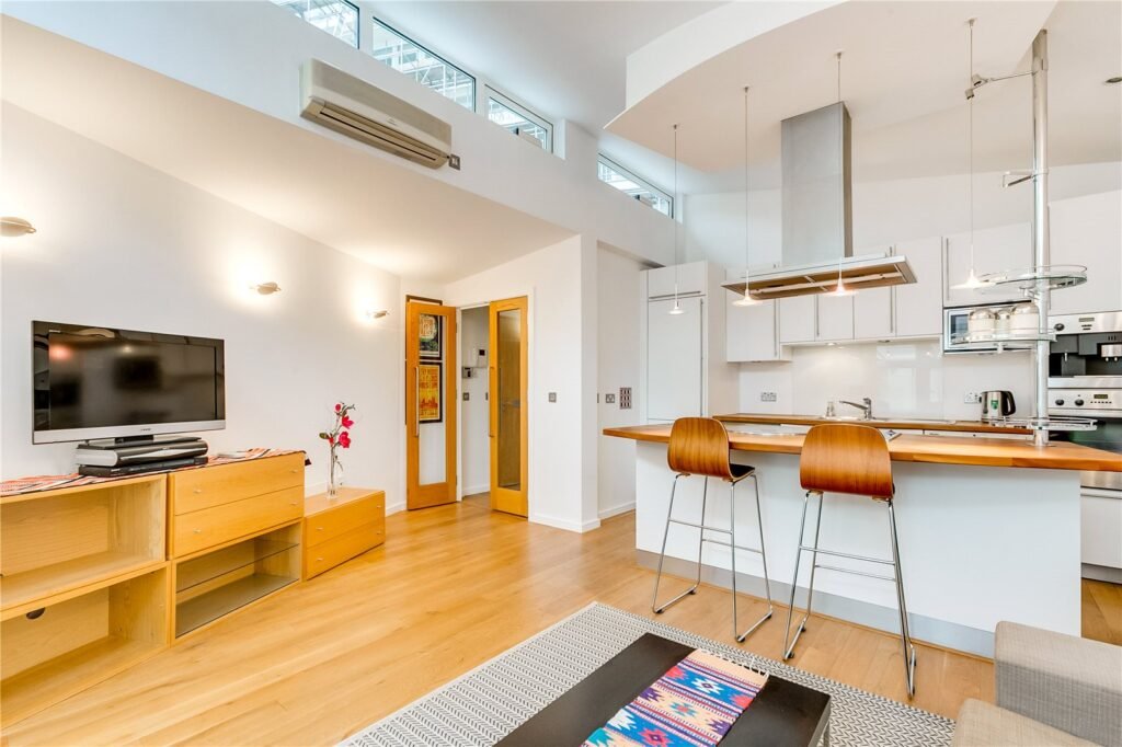 4fbc1579bfddc7 1024x682 | Sunny, Modern room in East Village!