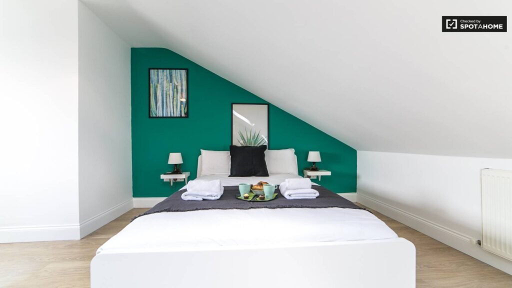 94e9a69060f497 1024x576 | Bright studio apartment to rent