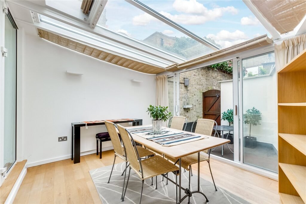 f2daa6006cdfe3 1024x682 | Sunny, Modern room in East Village!
